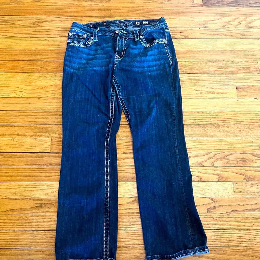 Women’s Miss Me jeans Mid- Rise easy boot size 32 inseam 31